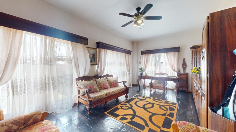 6 Bedroom Property for Sale in Van Der Hoff Park North West